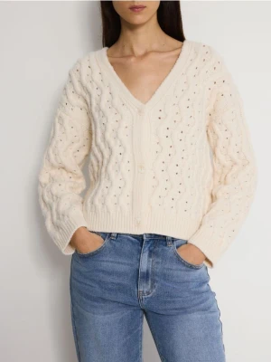 Reserved - Kardigan z ozdobnym splotem - złamana biel