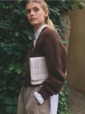 Reserved - Kardigan z ozdobnymi guzikami - brązowy