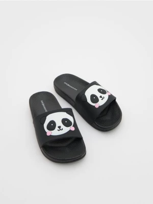 Reserved - Klapki z motywem pandy - czarny