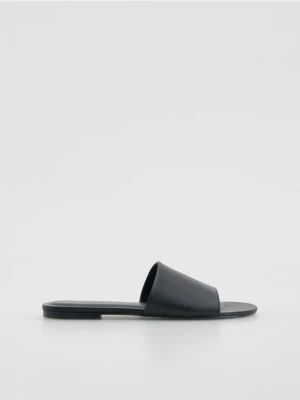 Reserved - Klapki ze skóry owczej - czarny