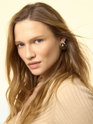 Reserved - Kolczyki w kształcie łezki - jasny zielony