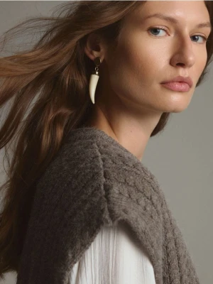 Reserved - Kolczyki z zawieszkami - złamana biel