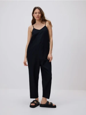 Zdjęcie produktu Reserved - Kombinezon na ramiączkach z wiskozą - czarny