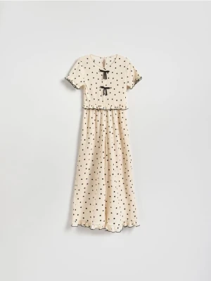 Reserved - Kombinezon w kropki - kremowy