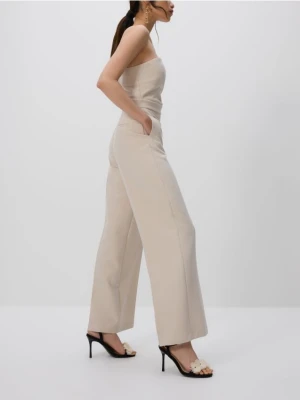 Zdjęcie produktu Reserved - Kombinezon z dodatkiem wiskozy - kremowy