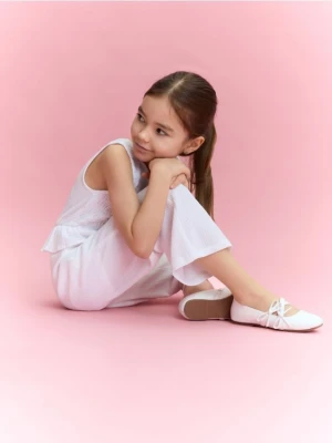 Reserved - Kombinezon z marszczonej tkaniny - złamana biel