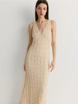 Reserved - Koronkowa sukienka maxi - kremowy