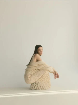 Reserved - Koronkowa sukienka maxi - kremowy