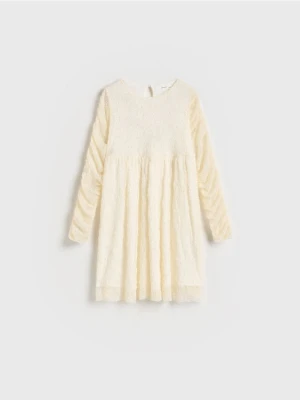 Reserved - Koronkowa sukienka - złamana biel