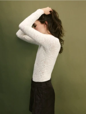 Reserved - Koronkowe body z długimi rękawami - złamana biel