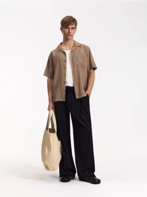 Reserved - Koszula boxy fit z krótkim rękawem - beżowy