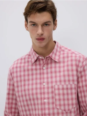 Reserved - Koszula comfort fit w kratę - brudny róż