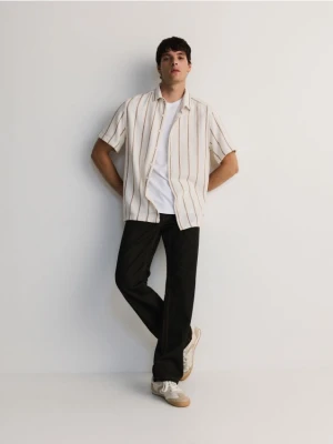 Reserved - Koszula comfort fit w paski - kremowy