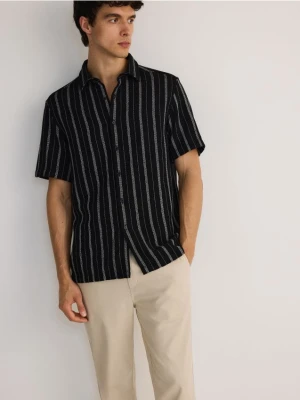 Zdjęcie produktu Reserved - Koszula comfort fit ze strukturalnej tkaniny - granatowy