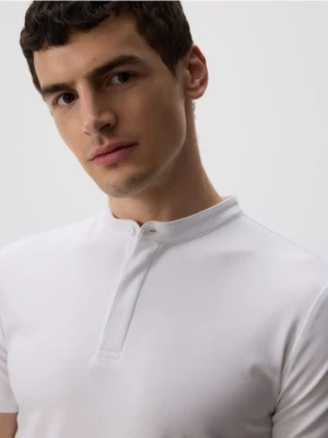 Reserved - Koszula polo slim fit - biały