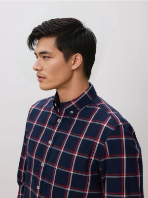 Reserved - Koszula regular fit w kratę - granatowy