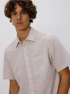 Reserved - Koszula regular fit z domieszką lnu - beżowy