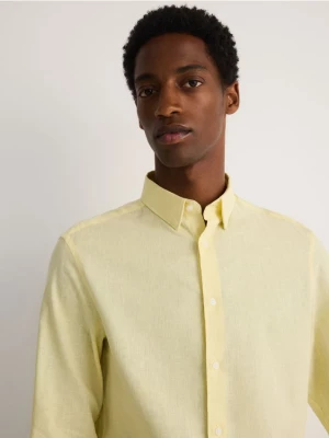 Reserved - Koszula regular fit z lnem - żółty