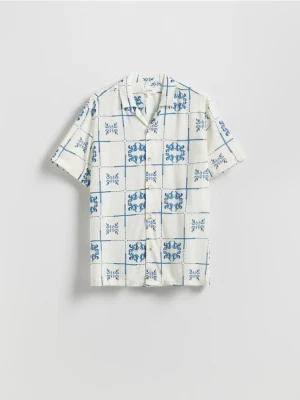 Reserved - Koszula regular fit z wiskozy - złamana biel