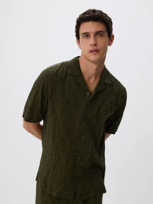 Reserved - Koszula regular fit ze strukturalnej tkaniny - zielony