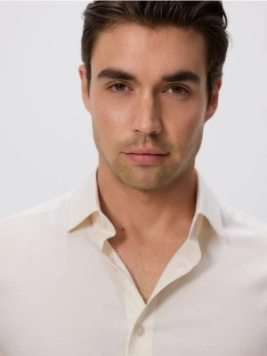 Reserved - Koszula regular z bawełny egipskiej - biały