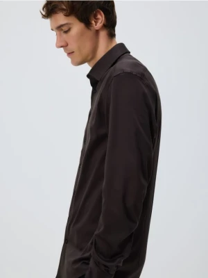 Reserved - Koszula regular z bawełny egipskiej - ciemnobrązowy