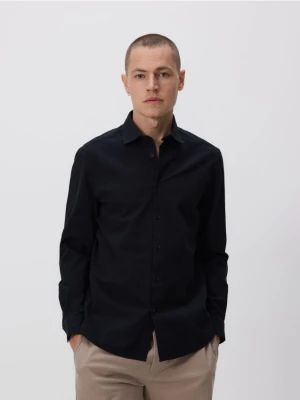 Reserved - Koszula regular z bawełny egipskiej - czarny