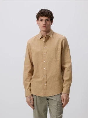 Reserved - Koszula regular z dodatkiem lnu - beżowy