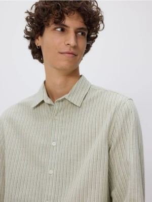 Reserved - Koszula regular z dodatkiem lnu - jasnozielony
