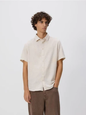 Reserved - Koszula regular z domieszką wiskozy - beżowy