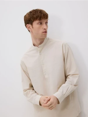 Reserved - Koszula regular ze stójką - beżowy