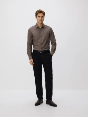 Reserved - Koszula slim fit z bawełną - beżowy