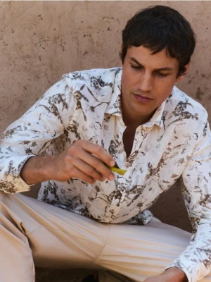 Reserved - Koszula slim fit z domieszką lnu - beżowy