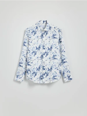 Reserved - Koszula slim fit z domieszką lnu - biały