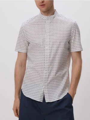Reserved - Koszula slim fit ze stójką - biały