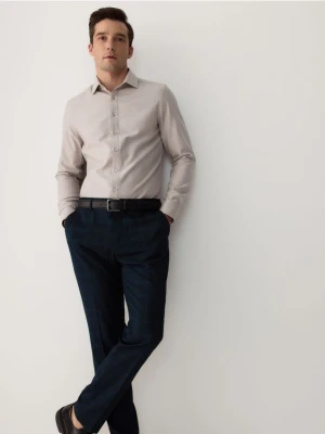 Reserved - Koszula slim z bawełny egipskiej - beżowy