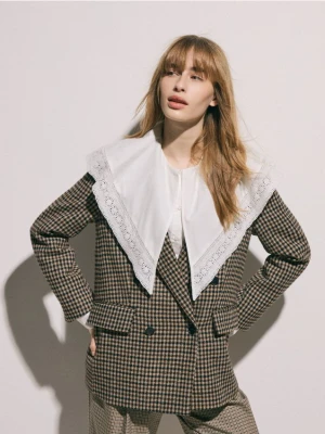 Reserved - Koszula z dekoracyjnym kołnierzem - biały