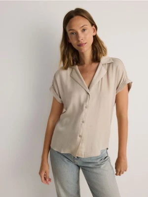 Zdjęcie produktu Reserved - Koszula z dodatkiem wiskozy - oliwkowy