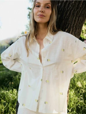 Reserved - Koszula z ozdobnym haftem - jasnożółty