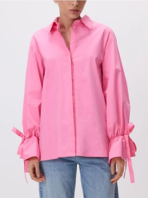 Reserved - Koszula z wiązaniami przy rękawach - intensywny róż
