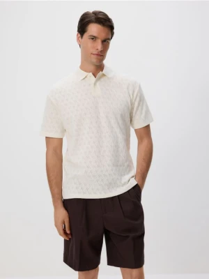 Reserved - Koszulka polo comfort fit - złamana biel