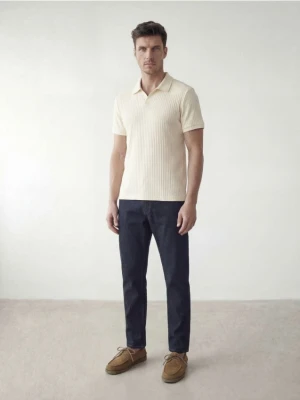 Reserved - Koszulka polo slim w prążek - złamana biel