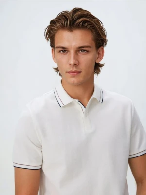 Reserved - Koszulka polo z bawełny merceryzowanej - złamana biel