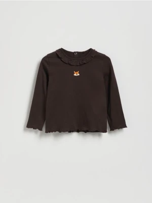 Reserved - Koszulka z falbanką przy dekolcie - ciemnobrązowy