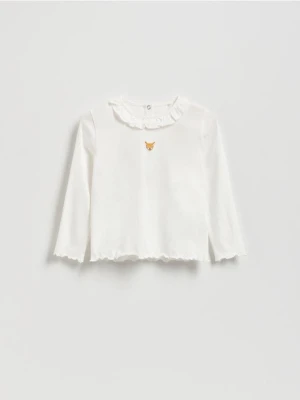 Reserved - Koszulka z falbanką przy dekolcie - złamana biel