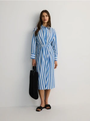Reserved - Koszulowa sukienka midi z lyocellem - jasnoniebieski