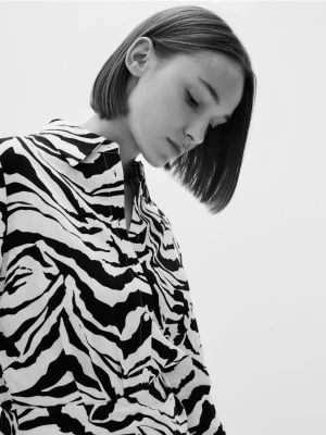 Reserved - Koszulowa sukienka mini z wiskozy - czarny