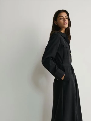 Reserved - Koszulowa sukienka z lyocellem - czarny
