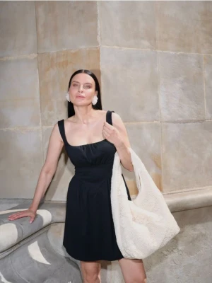 Reserved - Kreszowana sukienka mini - czarny