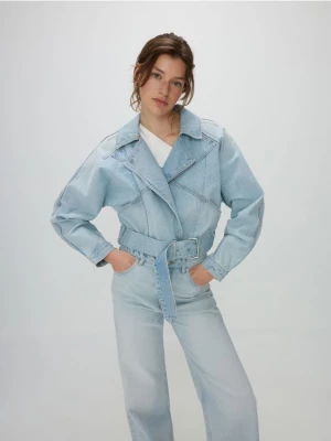 Reserved - Krótka jeansowa kurtka z paskiem - niebieski